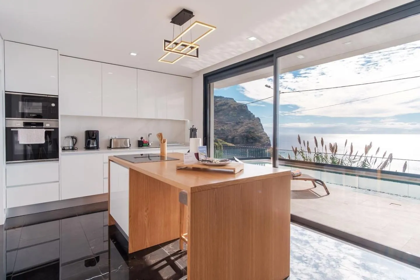 شقة Guestready - Madeiran Oasis With Ocean View Campanário البرتغال